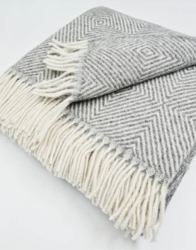 Natural wool plaid "Rombeliai"