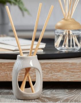 Mājas aromāts YANKEE CANDLE Crisp Campfire Apples sticks