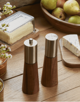 Salt and pepper grinder "Mooka"