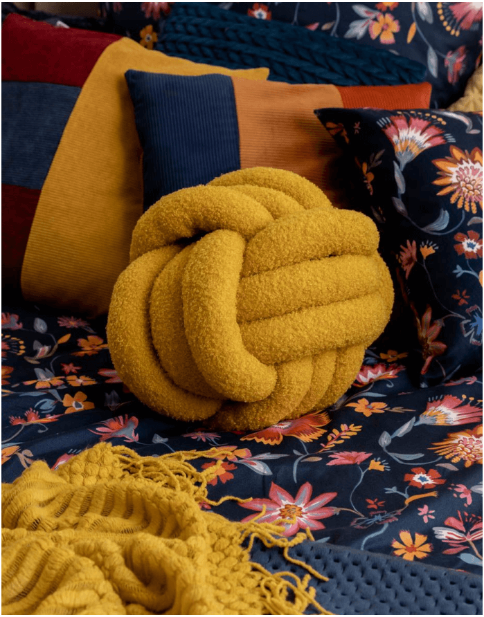 Decorative pillow "Hibi Yellow" 30 cm