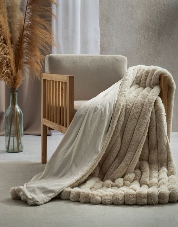 Pleds "Mafa Beige" 150x200 cm