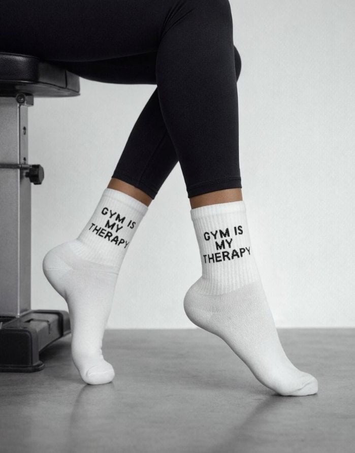 Женские носки "Gym Is My Therapy"