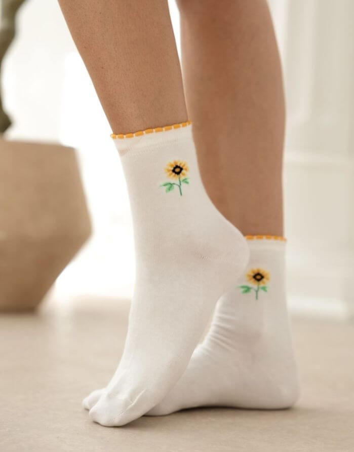 Women's socks "Sunflower Ecru"