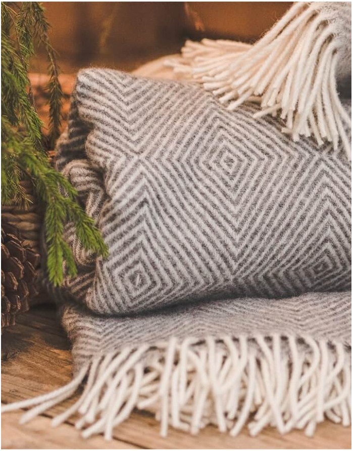 Плед из натуральной шерсти "Rombeliai"